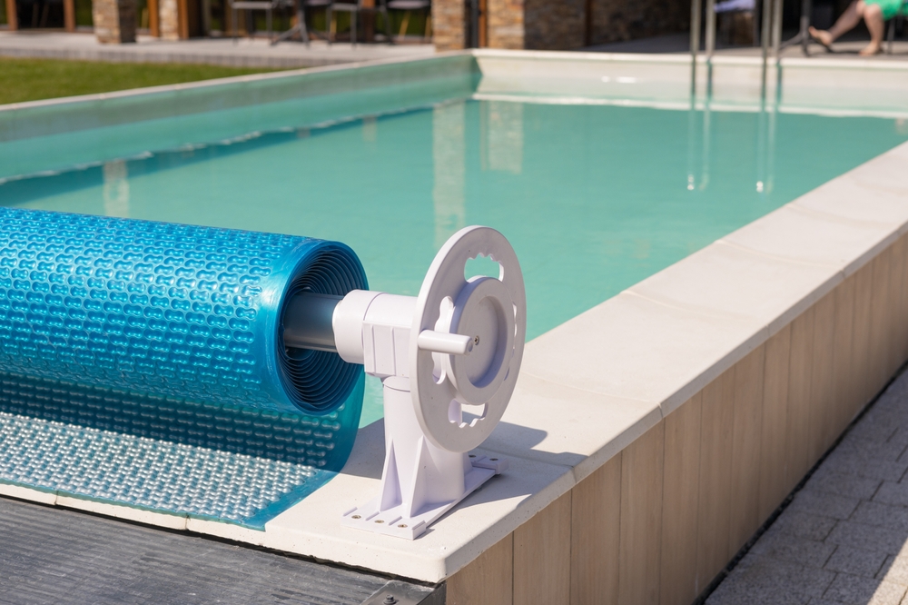 Swimming,Pool,Cover,For,Protection,Against,Dirt,,Leaves,,Heating,And